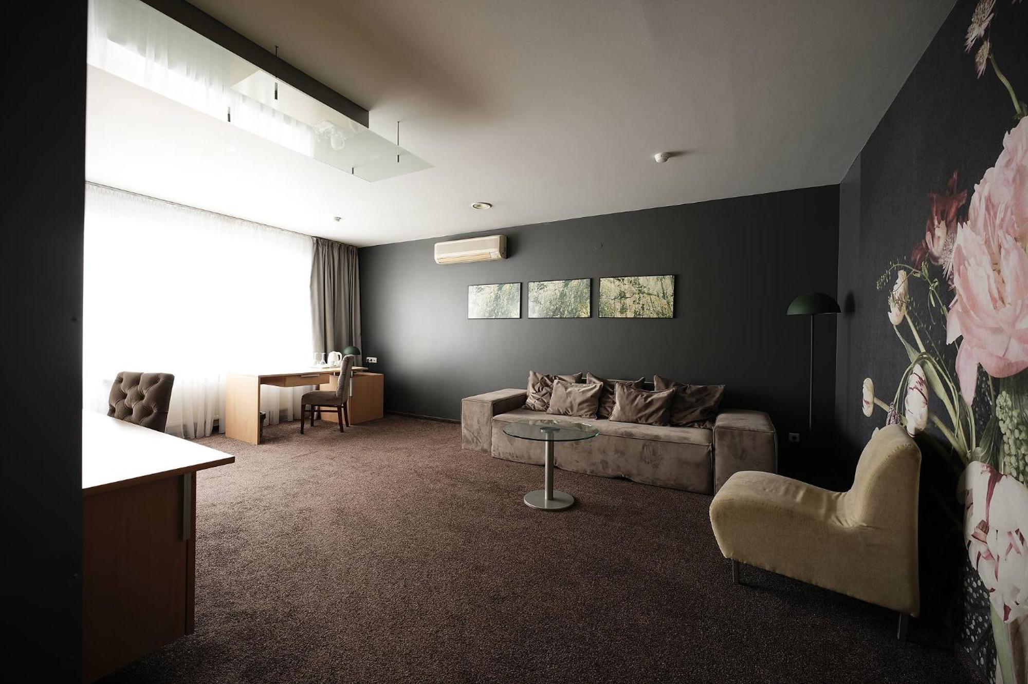 Hotel Navalis, ไคลเพดา ภายนอก รูปภาพ
